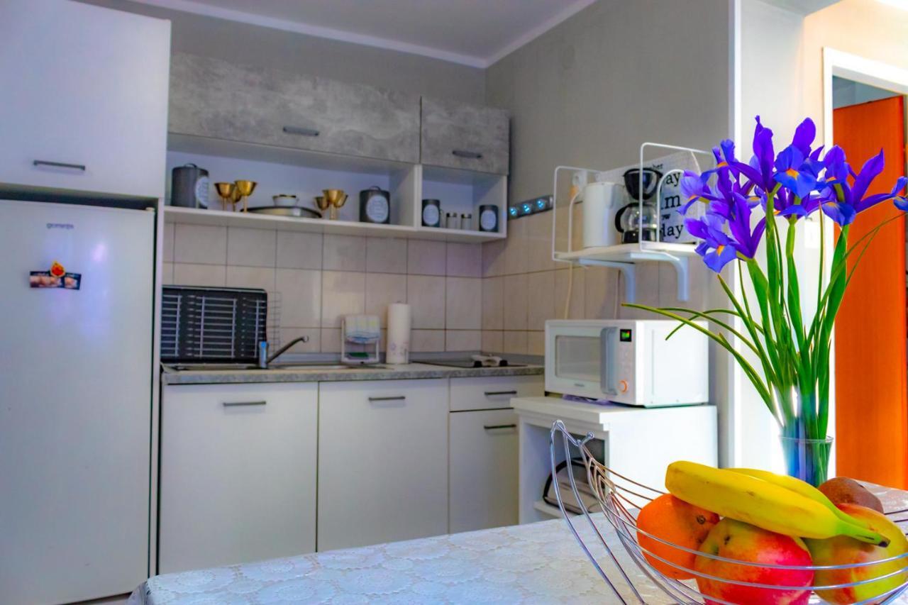 Vacation Home Grill & Chill With 350M2 Garden With Bbq Novi Vinodolski Bagian luar foto