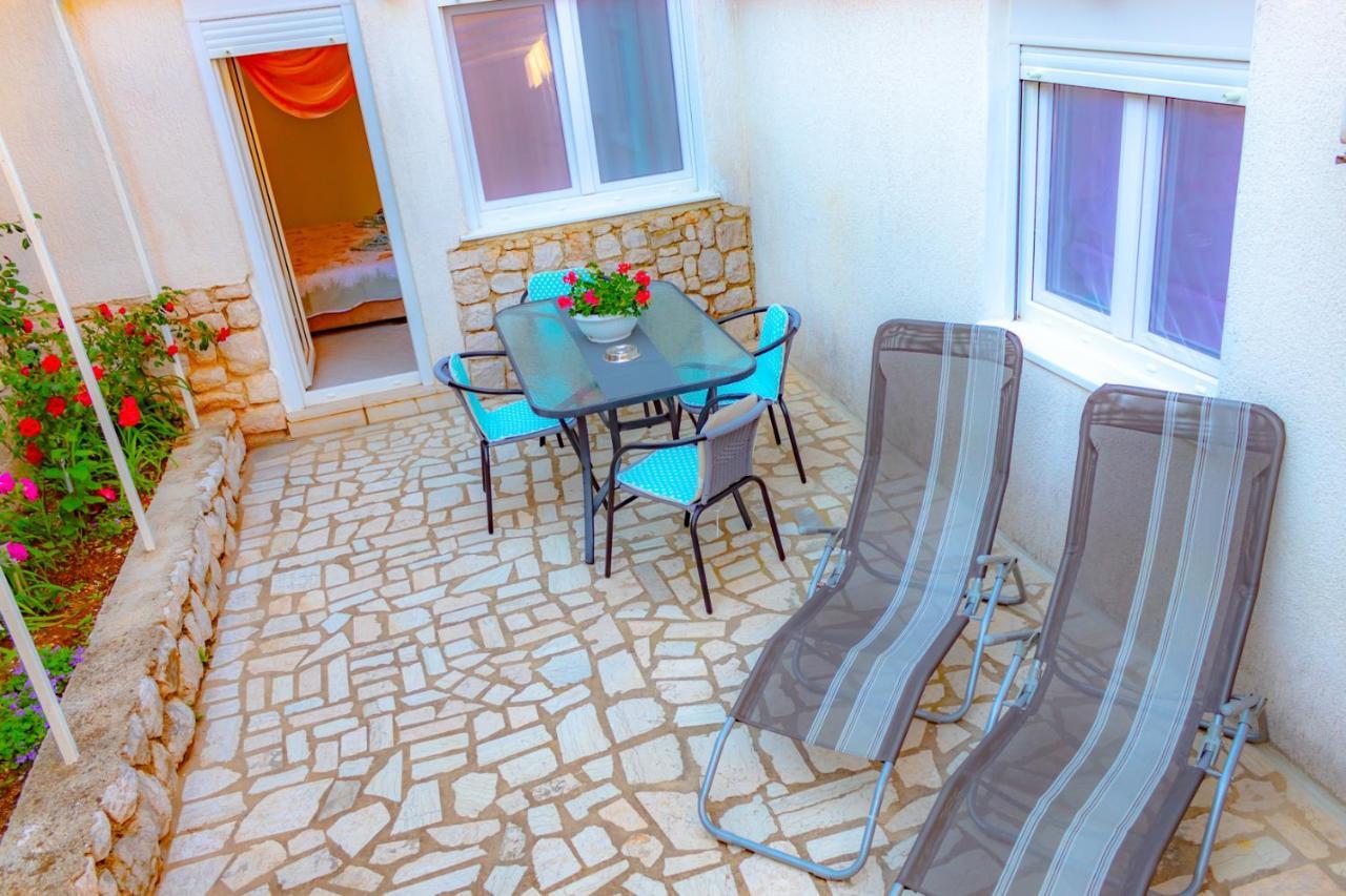 Vacation Home Grill & Chill With 350M2 Garden With Bbq Novi Vinodolski Bagian luar foto