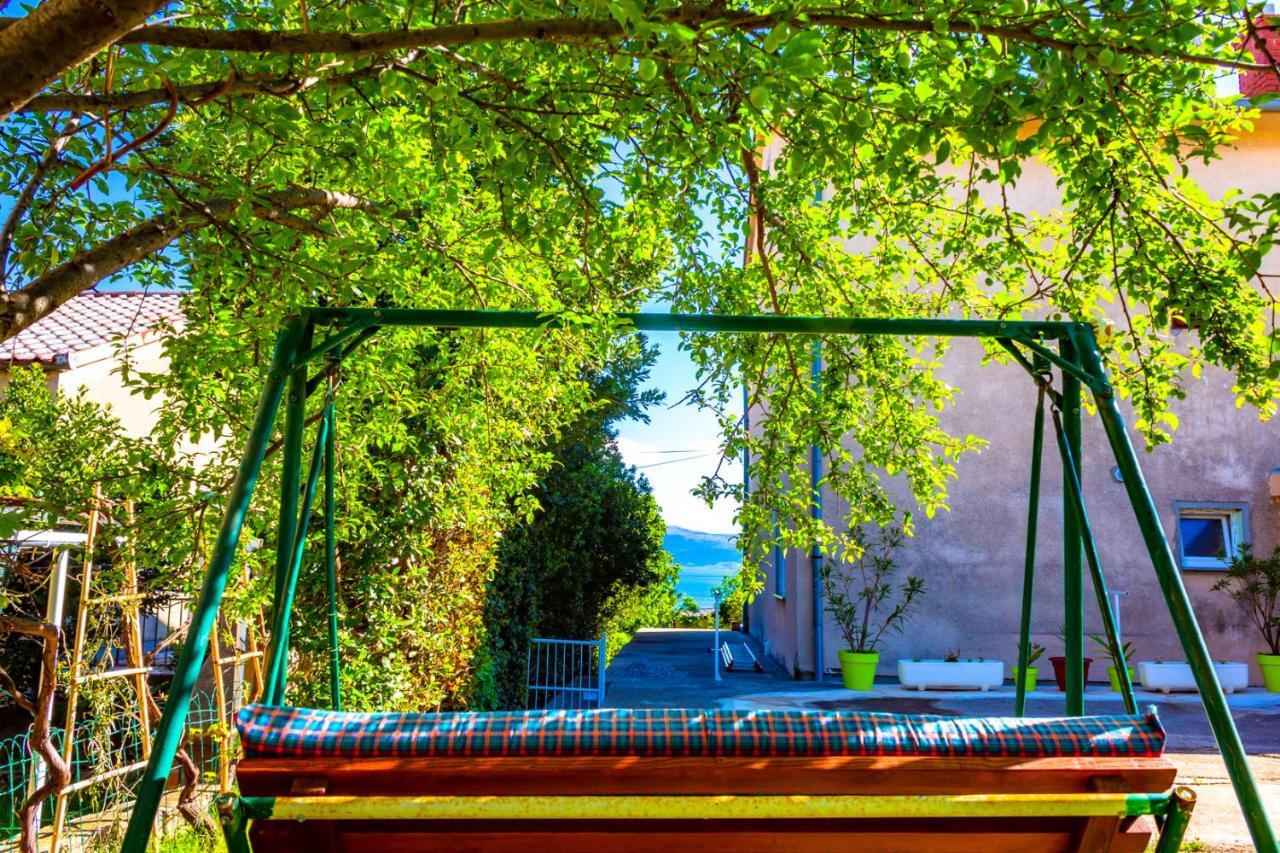 Vacation Home Grill & Chill With 350M2 Garden With Bbq Novi Vinodolski Bagian luar foto
